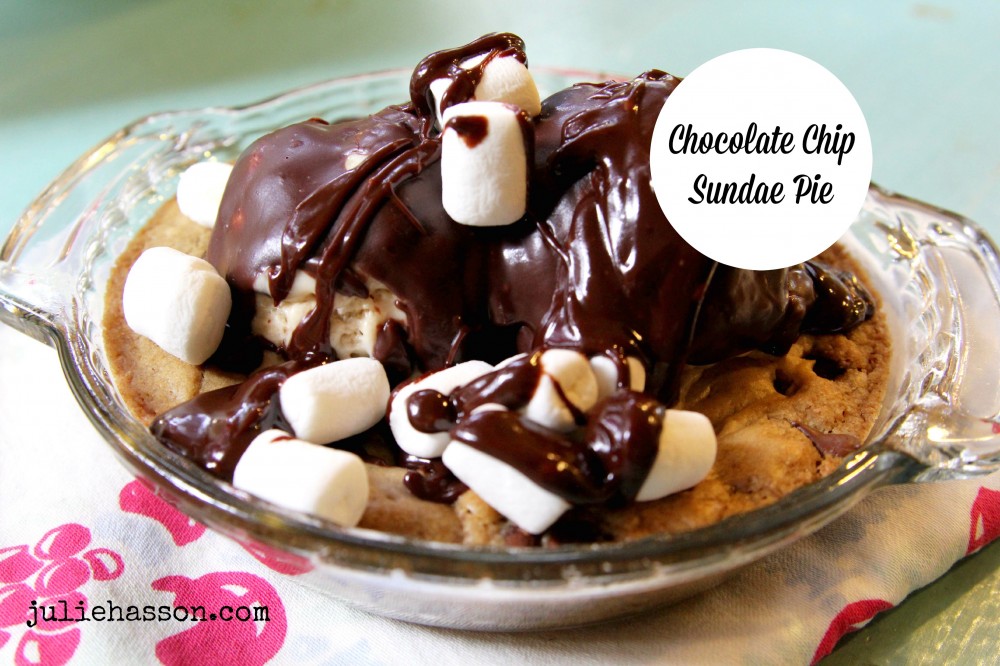 vegan chocolate chip cookie sundae pie | juliehasson.com