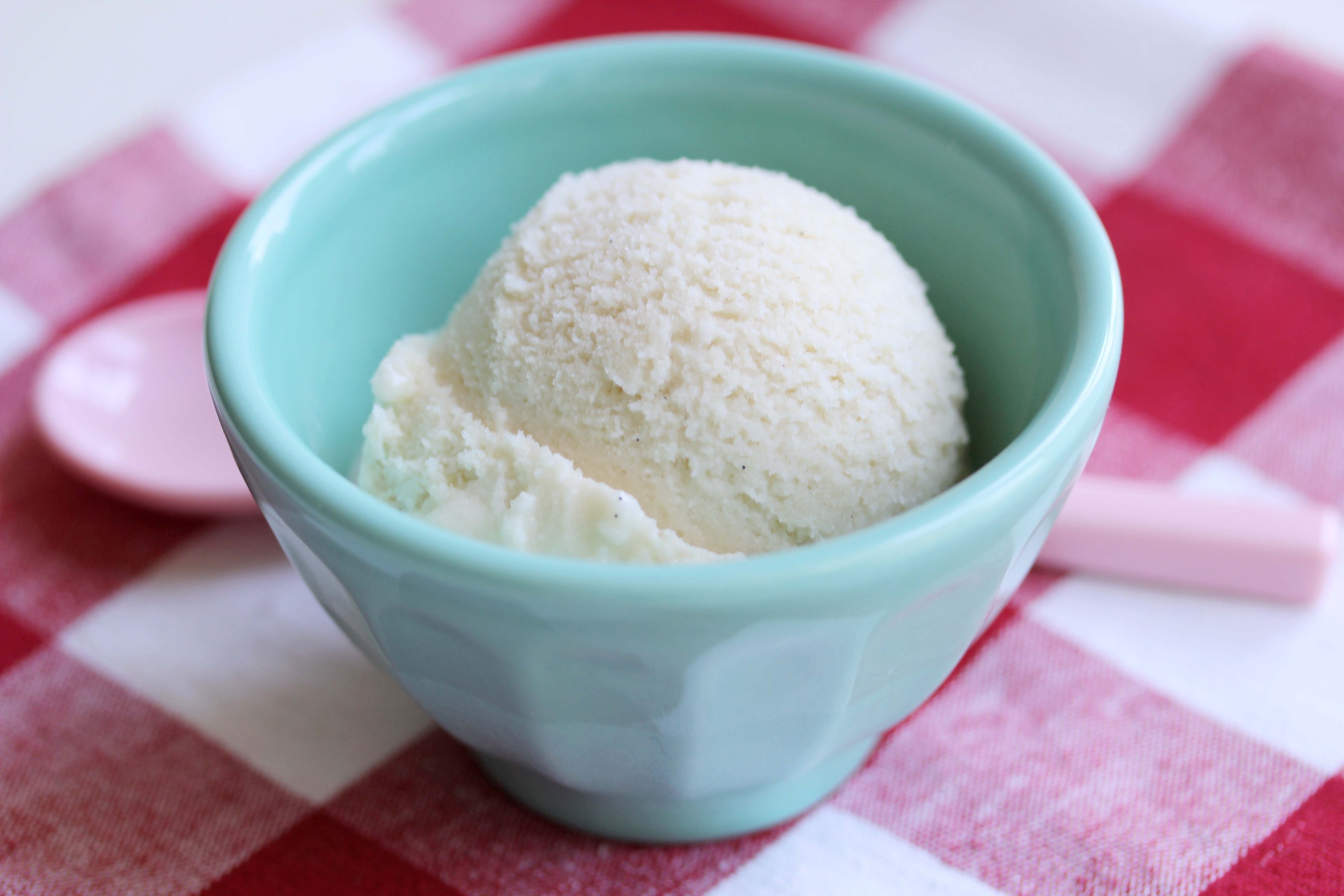 Creamy Dreamy Vegan Vanilla Ice Cream Juliehasson Com Julie S